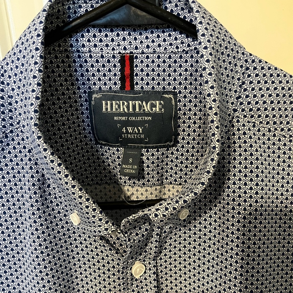 Men’s Heritage Small Shirt Sleeve Button Up Shirt. Dark Blue and White pattern